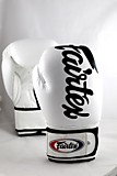 Перчатки боксерские Fairtex белый кожа 10 унц